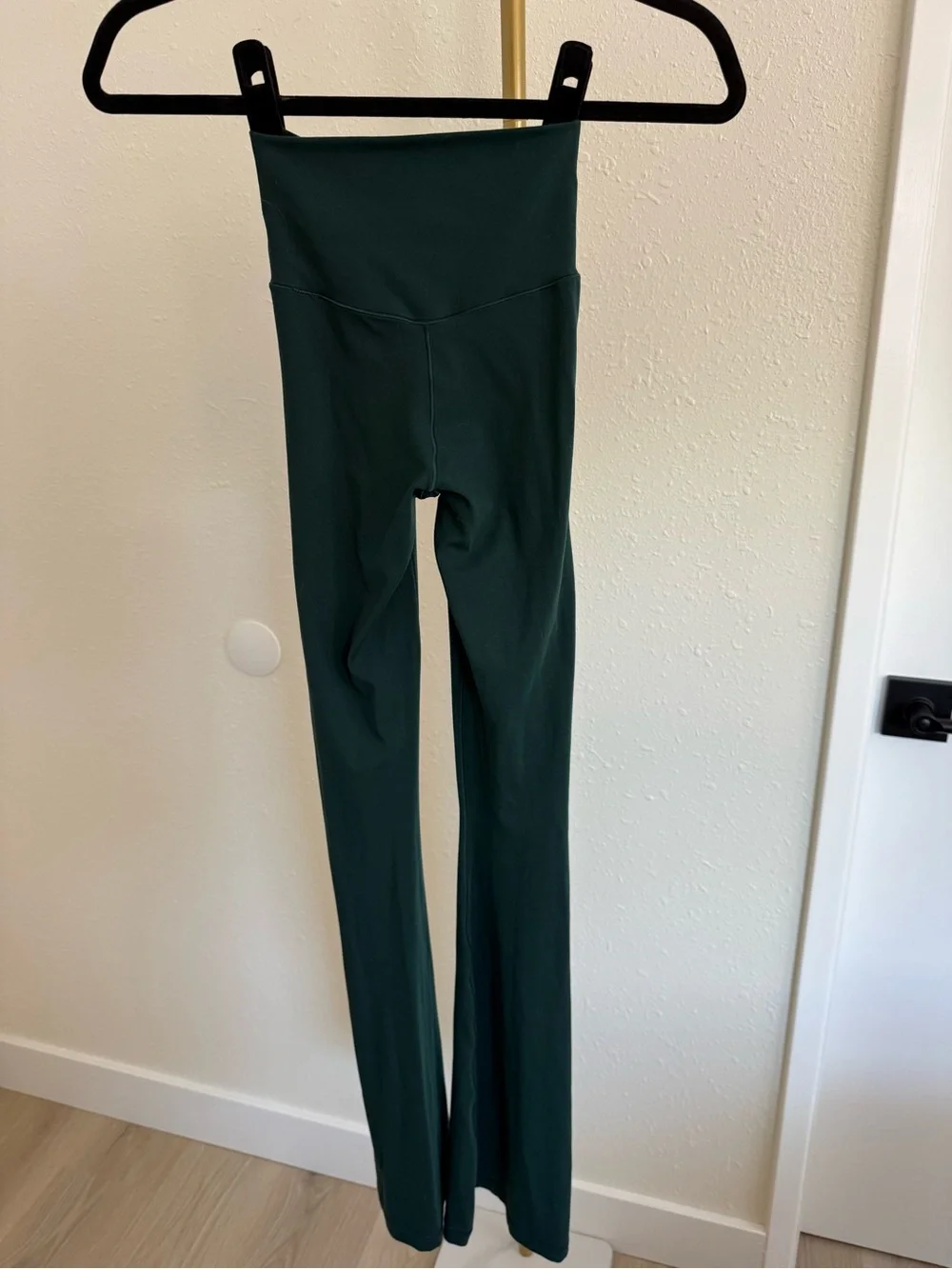 Offline by aerie Dark Green Wide-Leg High-Waist Flare Yoga Pants XS Preloved - Picture 3 of 4